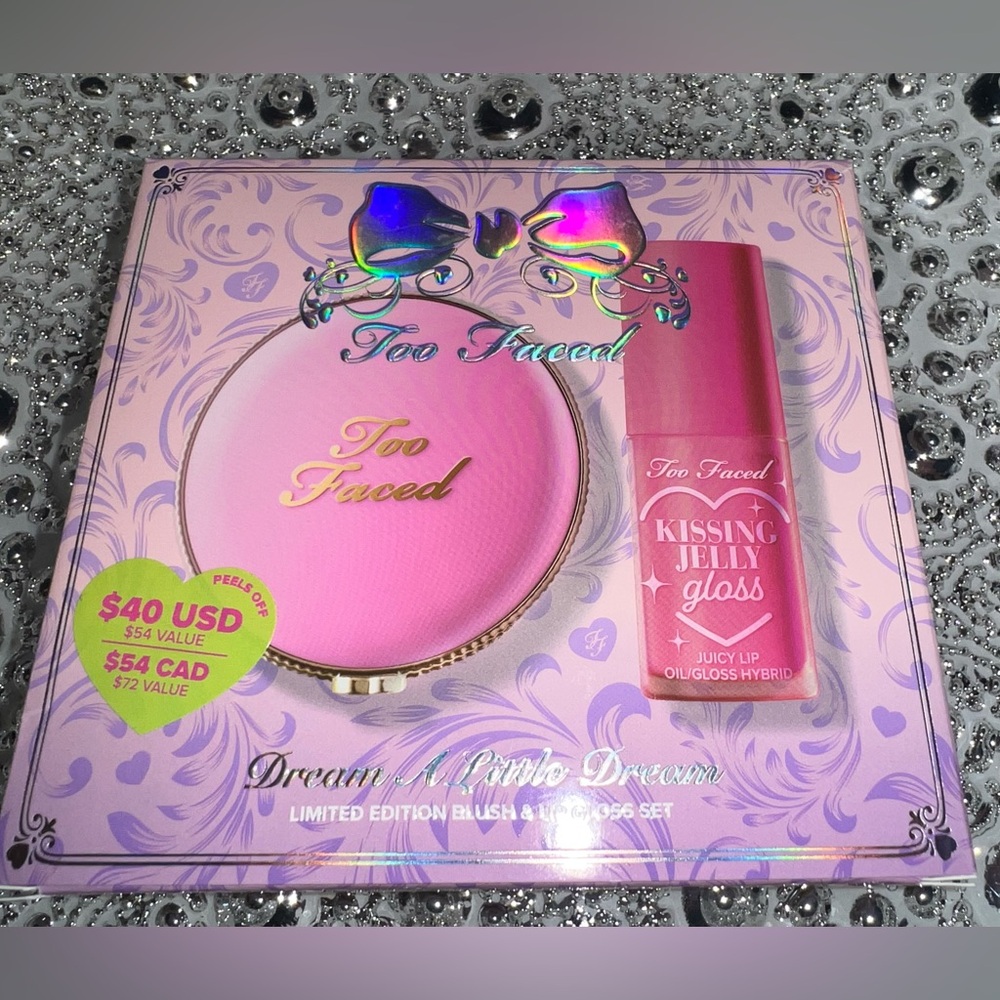 NIB Too Faced Dream A Little Dream Blush & Kissing Jelly Lipgloss Set
